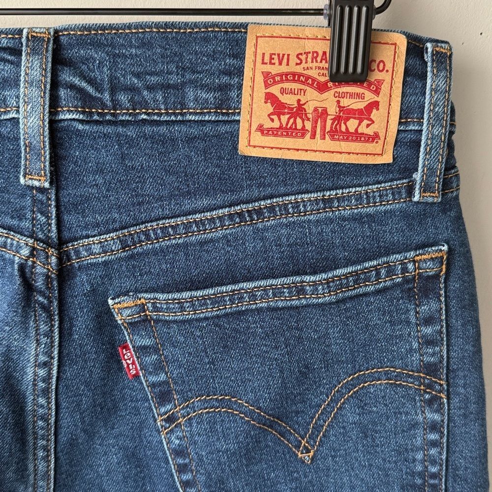 Levi’s Wedgie Straight Raw Hem Ankle Dark Wash Denim Jeans - Picture 6 of 7